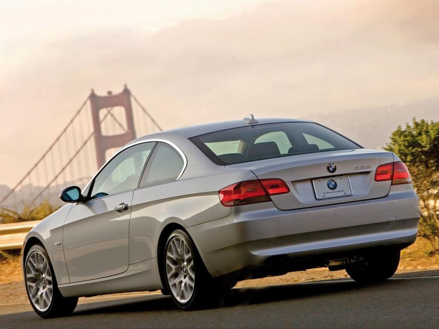  BMW 328i Coupe 2006 года  (US) (фото 5 из 13)